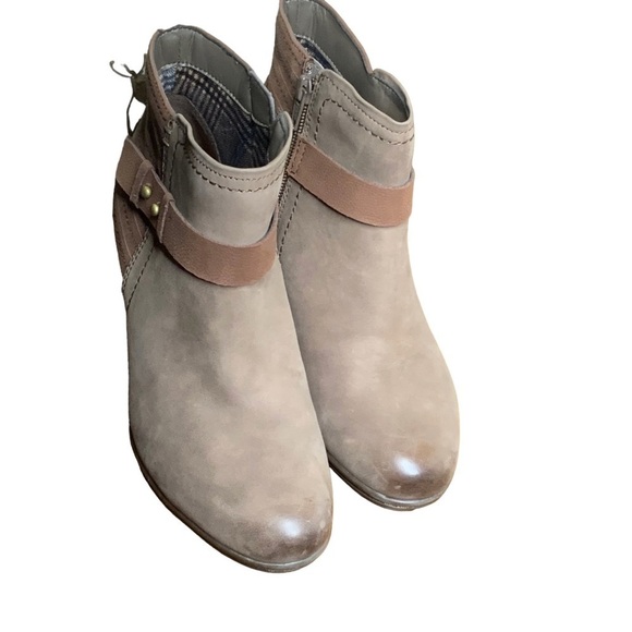 ROCKPORT-COBB Hill Collection leather ankle boots. Size 6 - Picture 3 of 9